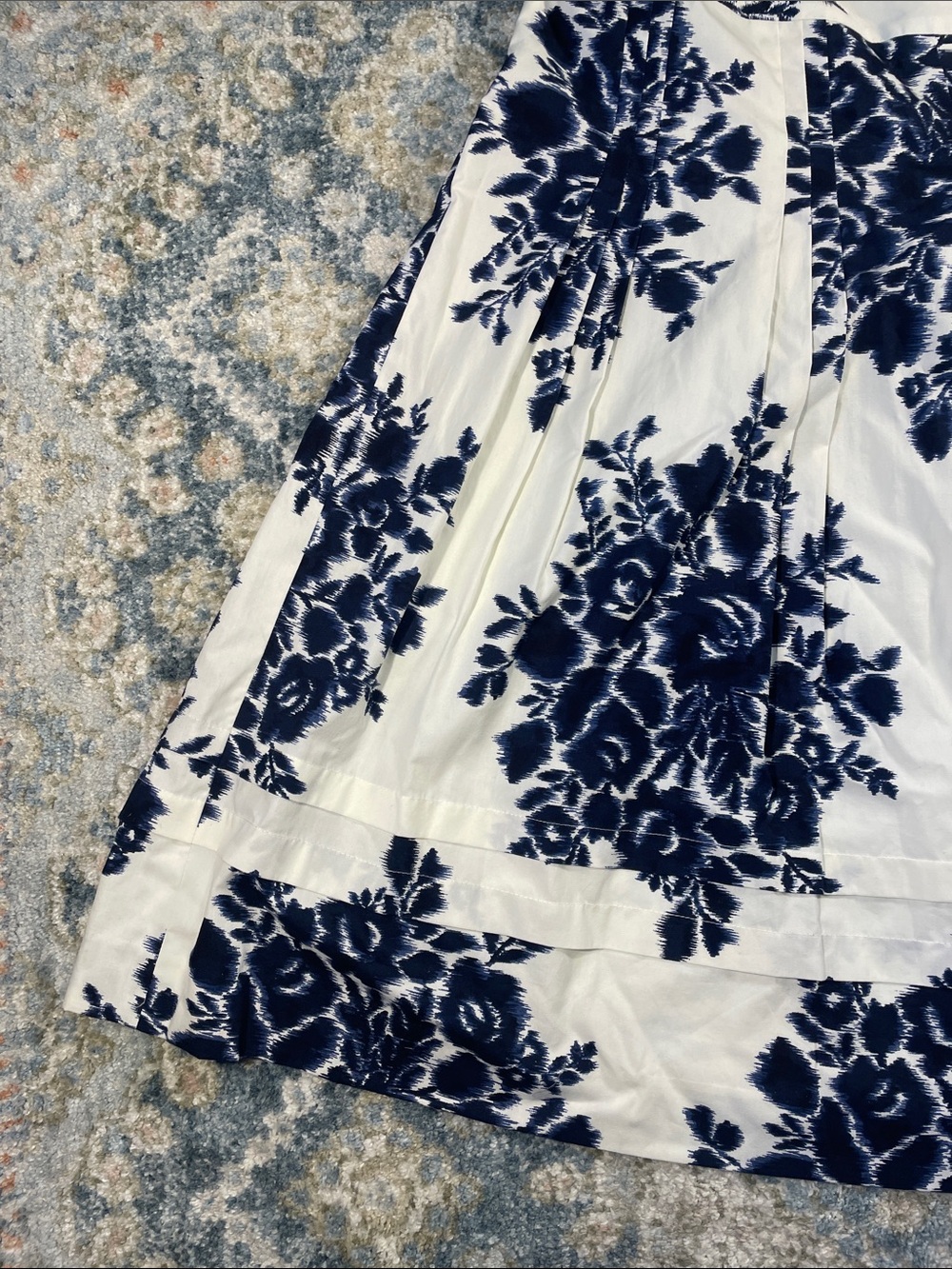Talbots White Skater Skirt with Navy Floral Pattern - Picture 3 of 4